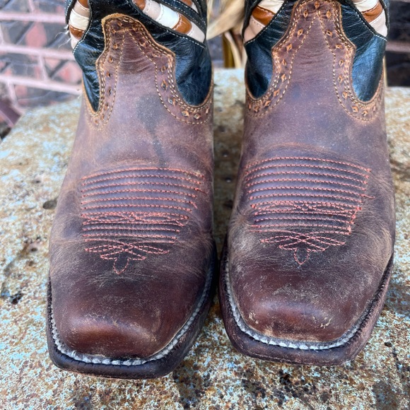 Ariat Gentry Narrow Square Toe Western Boot. Women Size 8.5. - Picture 3 of 9